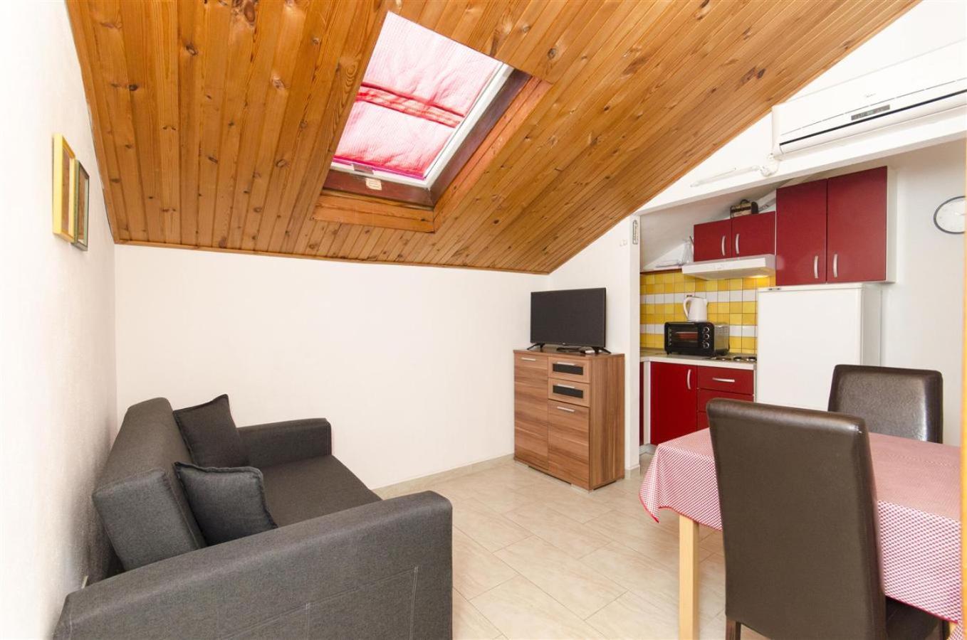 Apartmani Banic Постира Экстерьер фото
