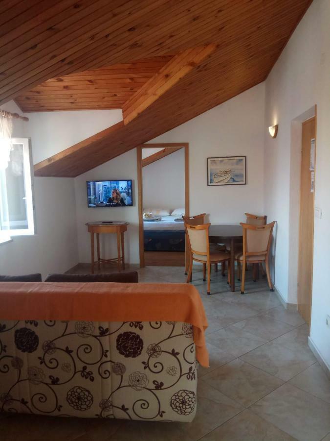 Apartmani Banic Постира Экстерьер фото